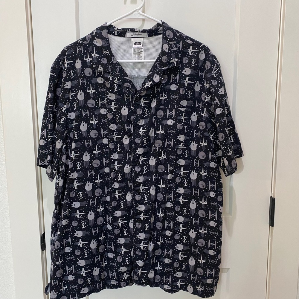 Disney Parks Star Wars Mens Large Black Millennium Falcon X-Wing Button Up Shirt